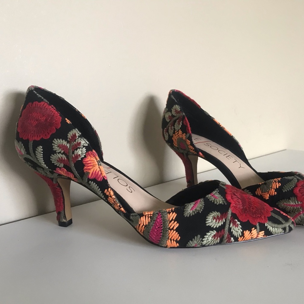 Sole Society Embroidered Jenn Heel